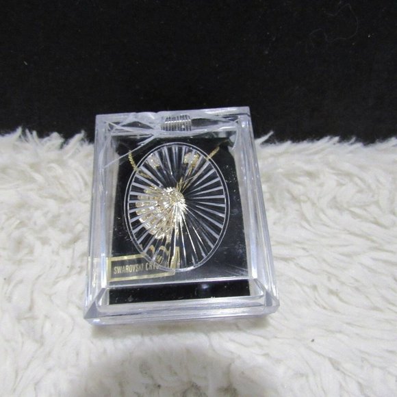 Clear Stone Solid Heart Necklace - Picture 3 of 4